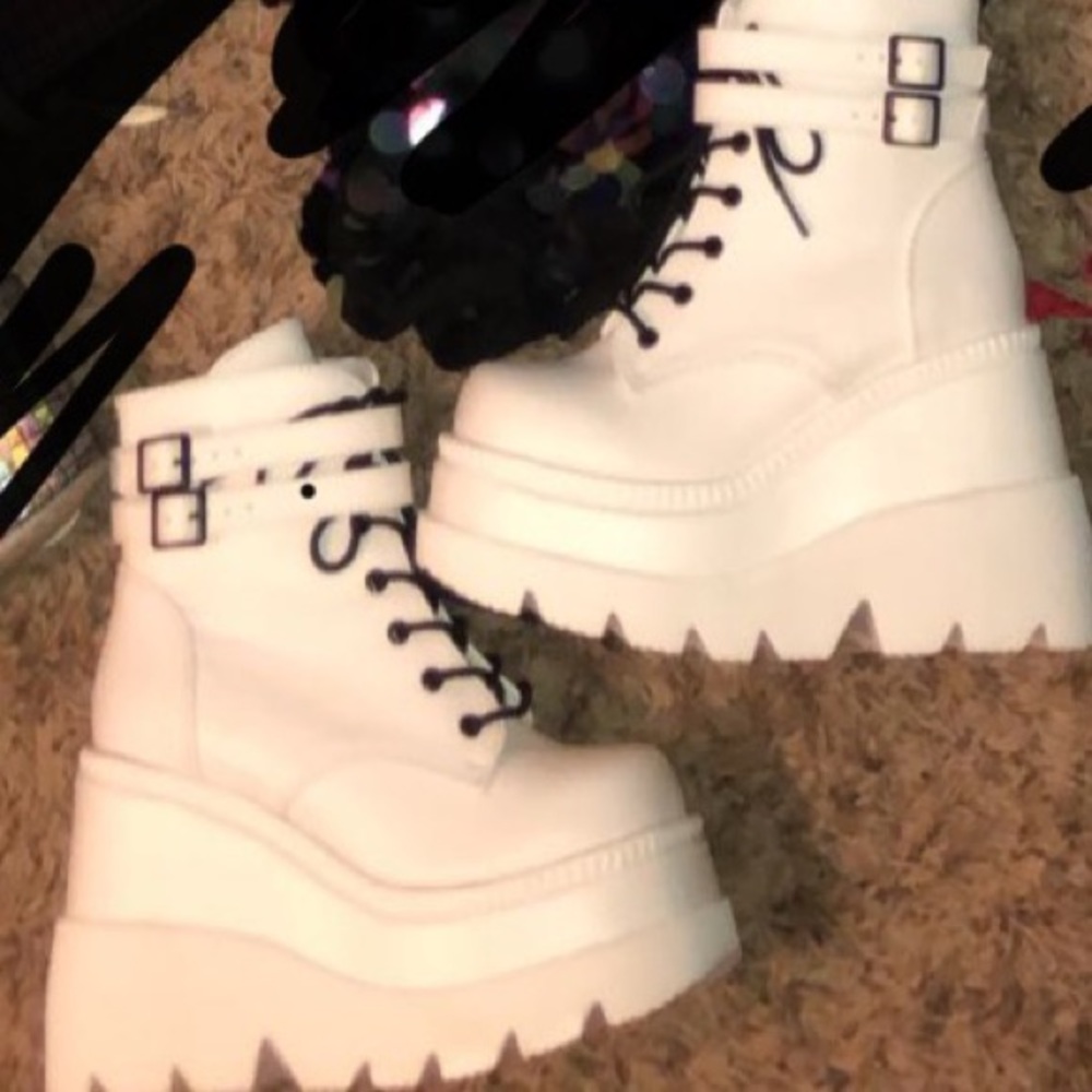 Platform shoes